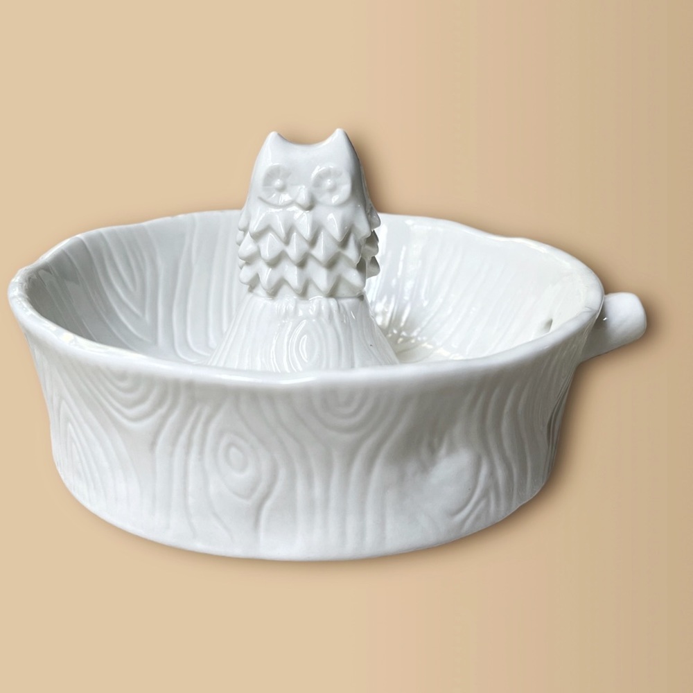 Adorable White Ceramic Owl Kitchen Reamer Juicer